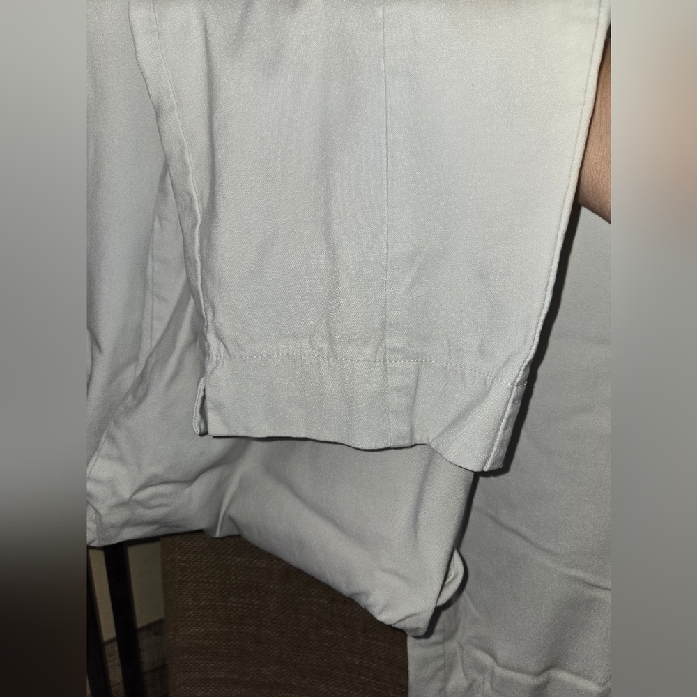 Women's So Slimming By Chicos White Straight-Leg Pants Size 2.5 - Picture 5 of 11